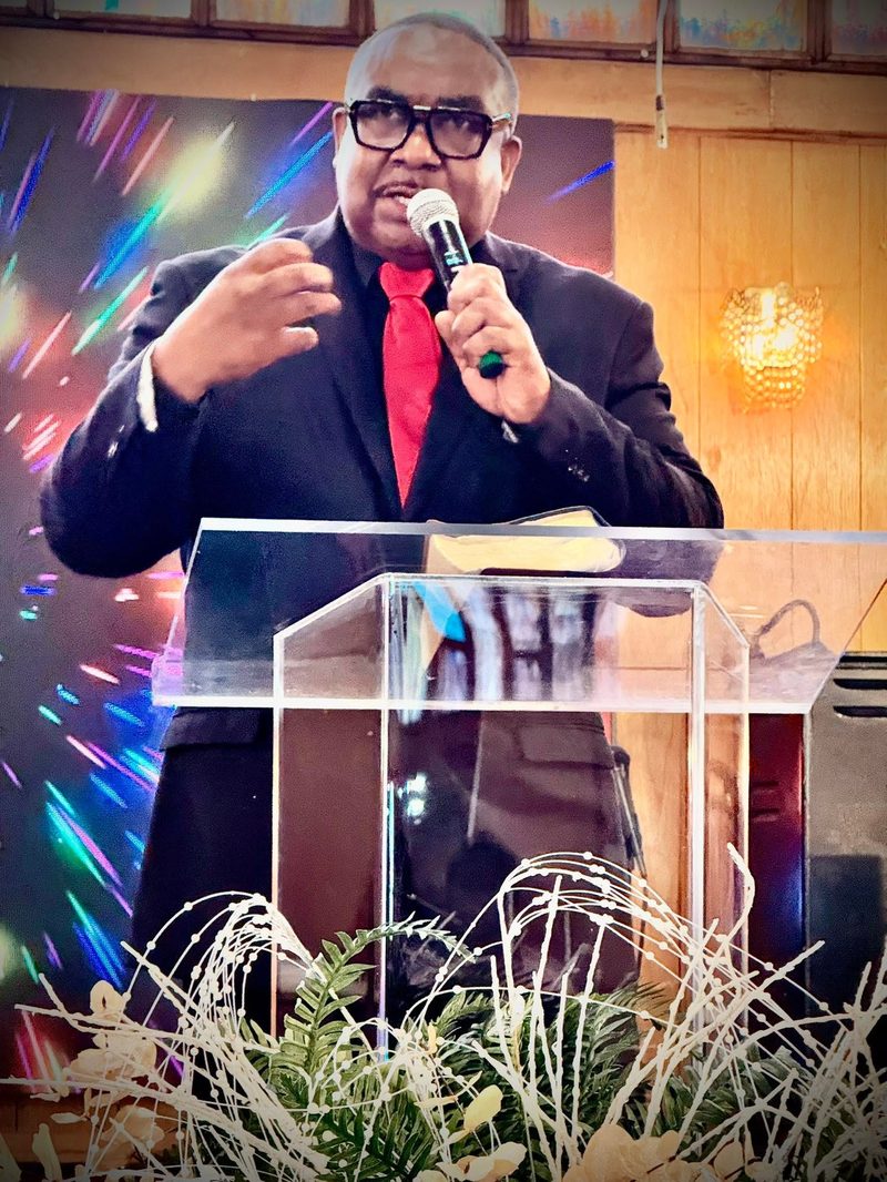 Pastor Levoris Snow preaching at Word of Life Faith Church
